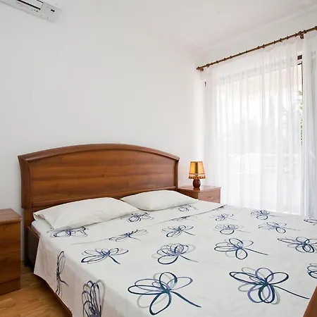 Bed & Breakfast Mario Krk Town Buitenkant foto