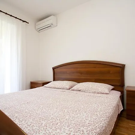 Bed & Breakfast Mario Krk Town Buitenkant foto